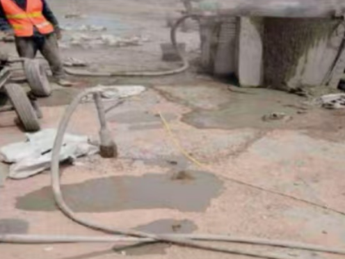 嘉陵水泥混凝土路面板底注浆技术 路面脱空注浆整治方案