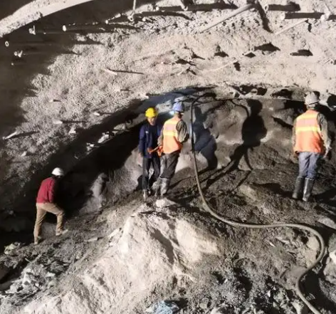 嘉陵隧道拱顶带模注浆料，微膨胀注浆料的特点及施工工艺